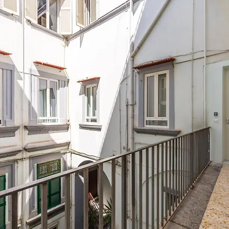 Starguest Duomo Nápoles