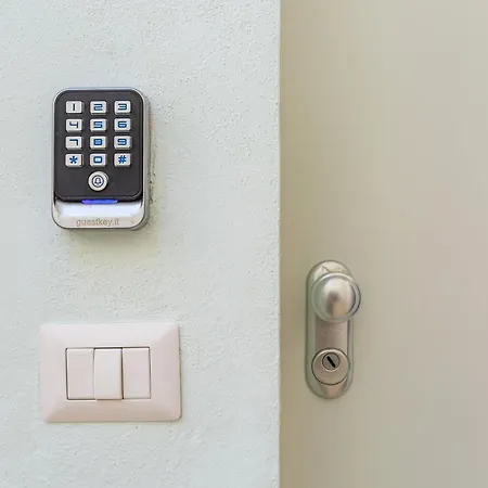 Starguest Duomo בית הארחה נאפולי