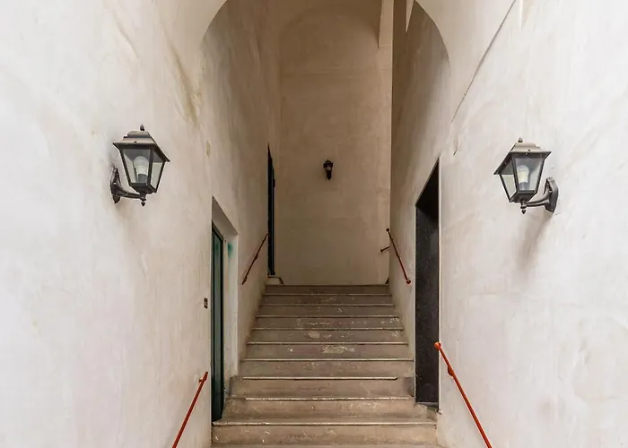 Starguest Duomo Neapel